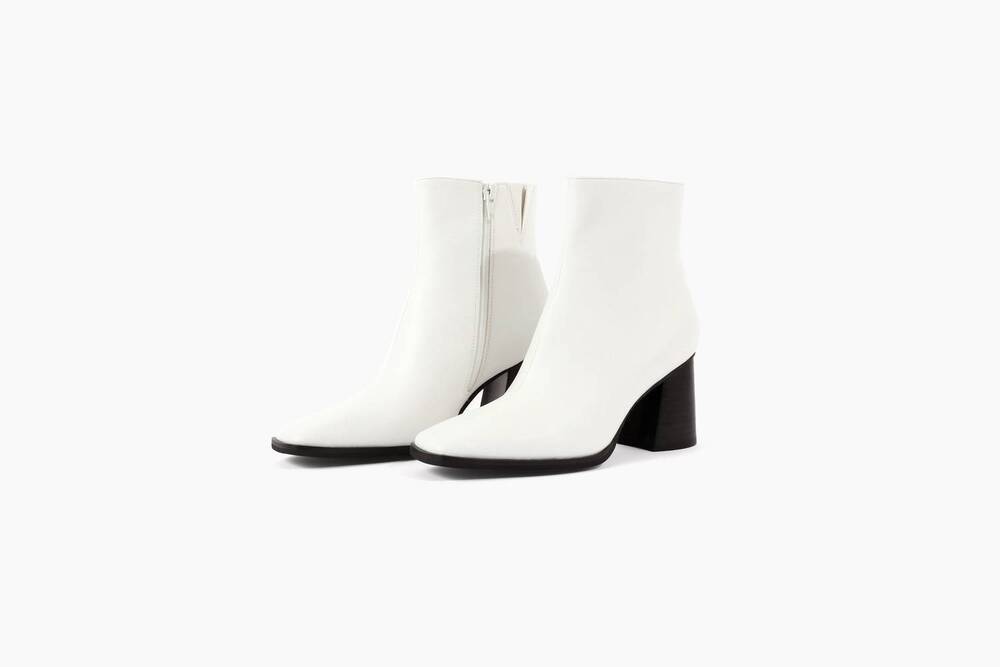 NEW VOLAIR women's bio-based leather cushioned ankle booties in white